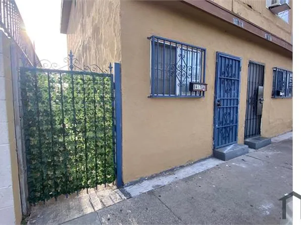 8417 S San Pedro St, Los Angeles, CA 90003