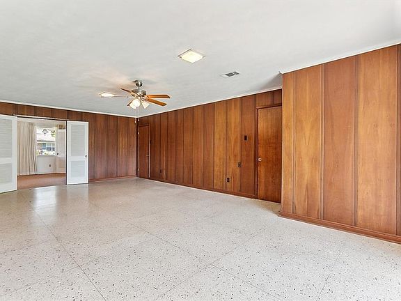 5th image of 920 Beverly Garden Dr