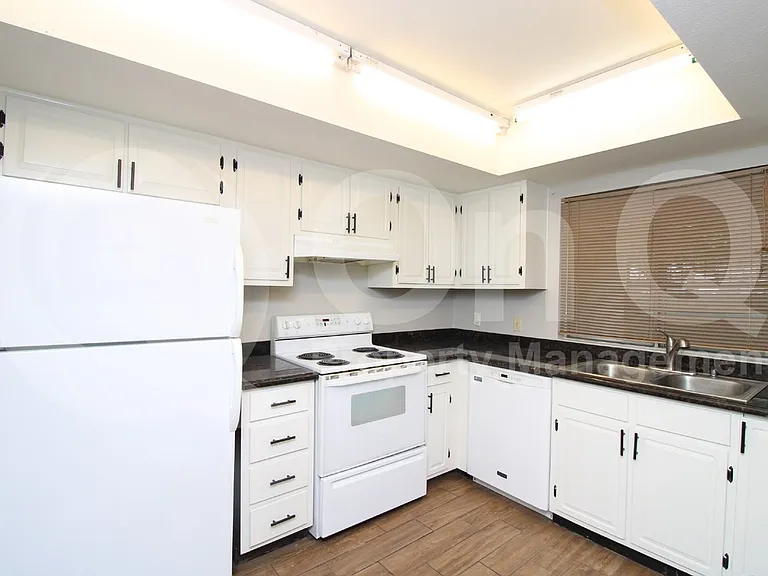 3127 S Fairfield Dr — Photo 3