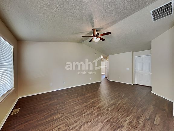 4th image of 520 Purple Sage Dr