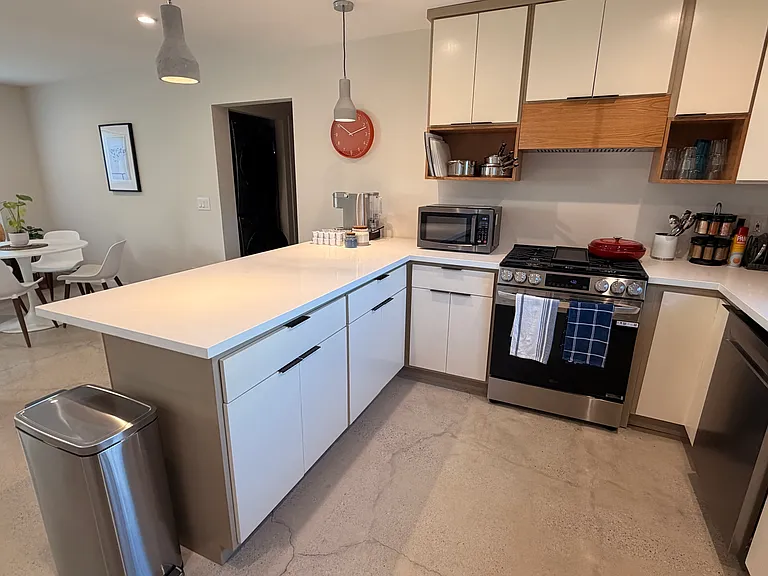 2247 Shoredale Ave — Photo 23