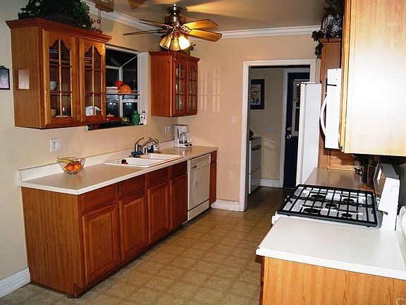 5th image of 3703 Karen Ave