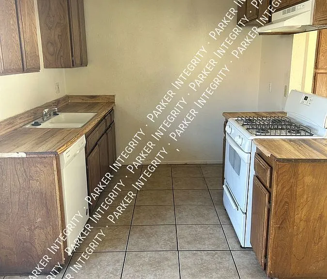 15555 Tokay St #C — Photo 5