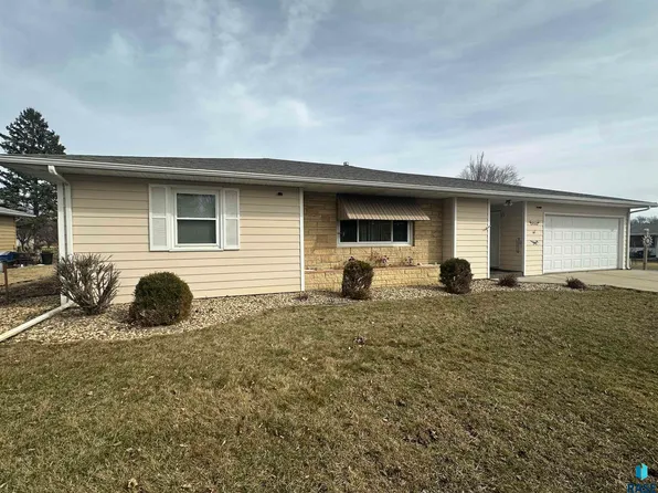512 N Division Ave, Madison, SD 57042
