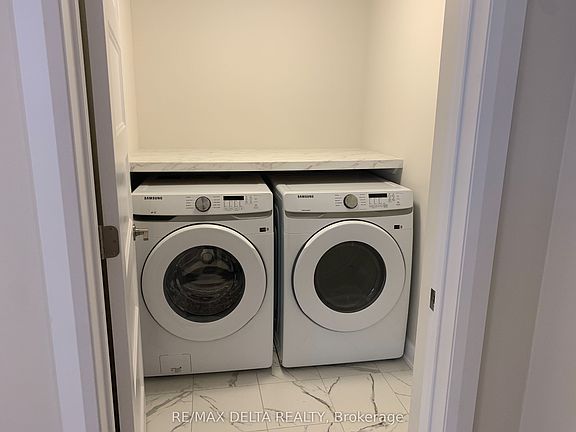 5th image of 930 Chablis Cres #A