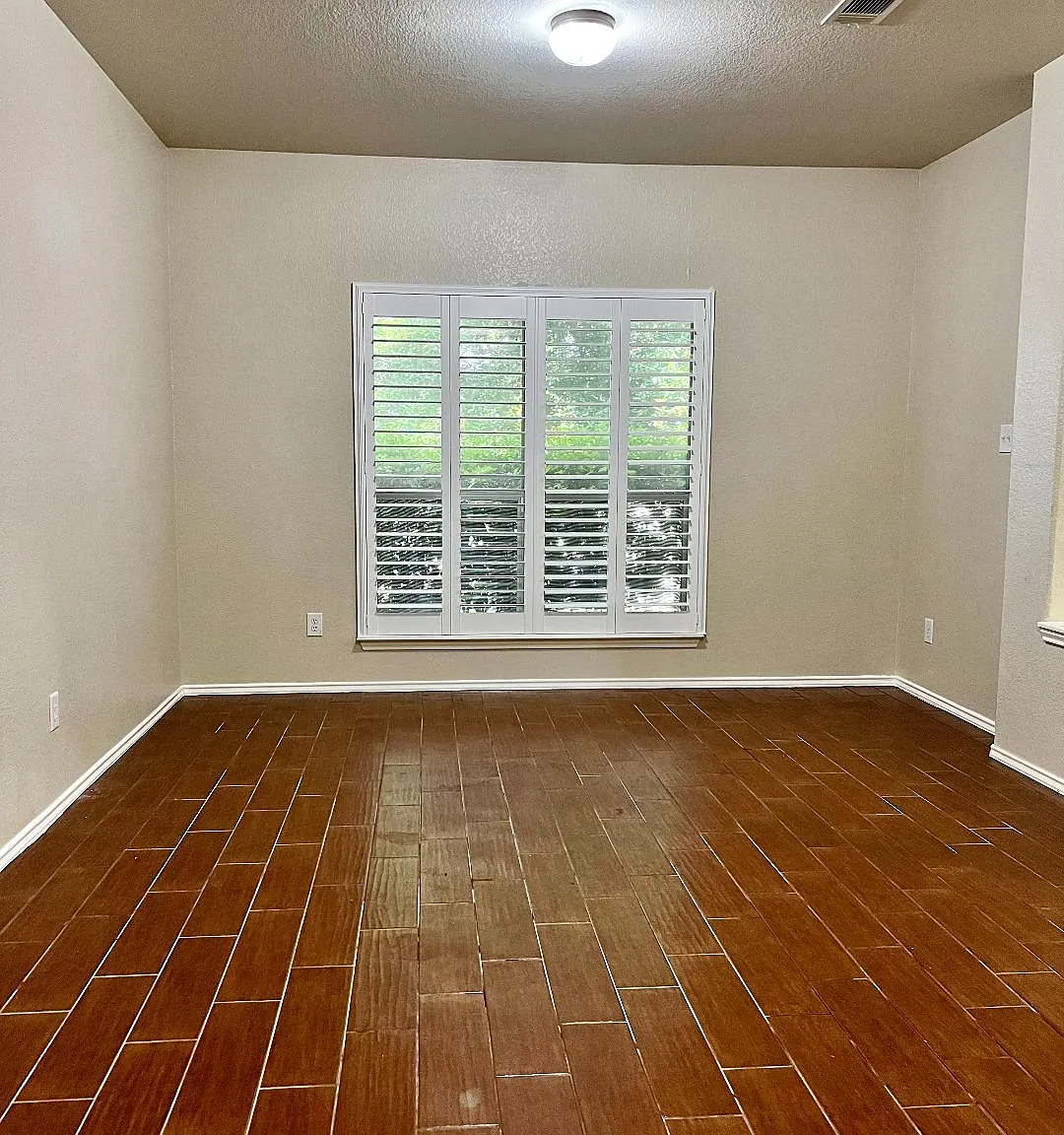 4 bed, 3368 sqft, $1,995 — Photo 4
