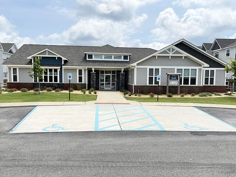 Chase Creek Apartment Homes — Photo 52