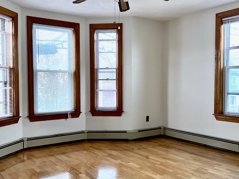 314-316 Washington St #2 — Photo 2