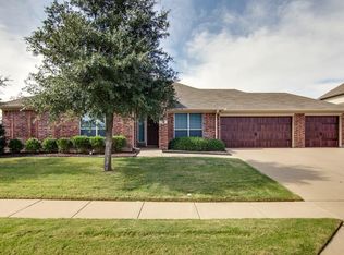 10301 Crowne Pointe Ln, Fort Worth, TX 76244