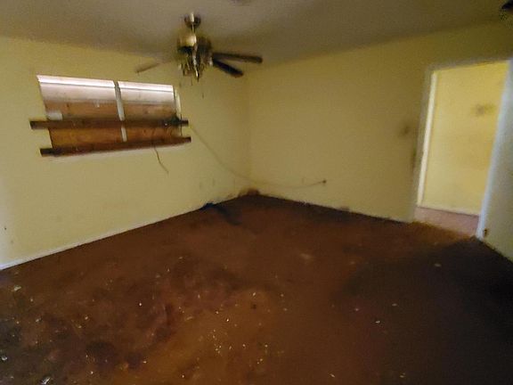 5th image of 300 Kimberly Dr