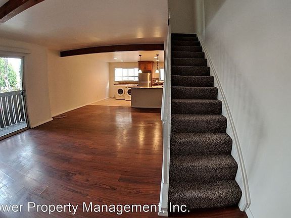 2nd image of 719 N Eucalyptus Ave #2