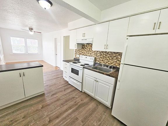 3rd image of 304 2nd Ave S #6