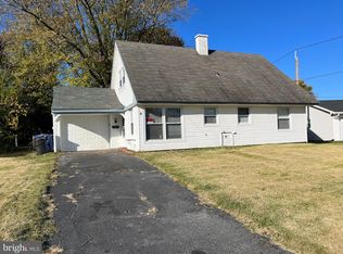 5 Miniature Ln, Willingboro, NJ 08046