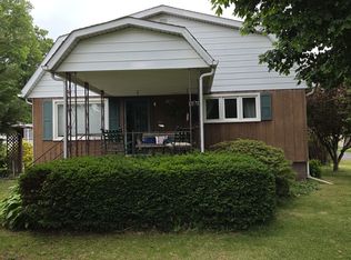 900 N Park St, Sesser, IL 62884