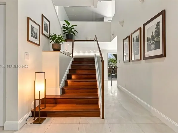 1542 NE Quayside Ter #D2, Miami, FL 33138