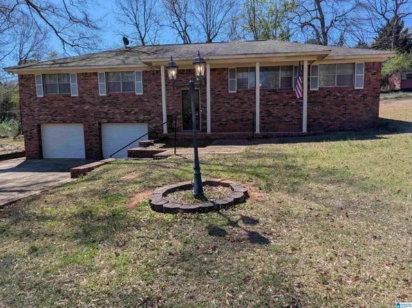 301 Willow Dr, Bessemer, AL 35023
