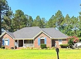 7771 Trappers Rd, Fayetteville, NC 28311