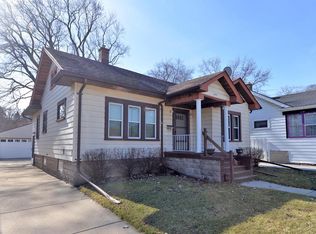 2211 Rupert BOULEVARD, Racine, WI 53405