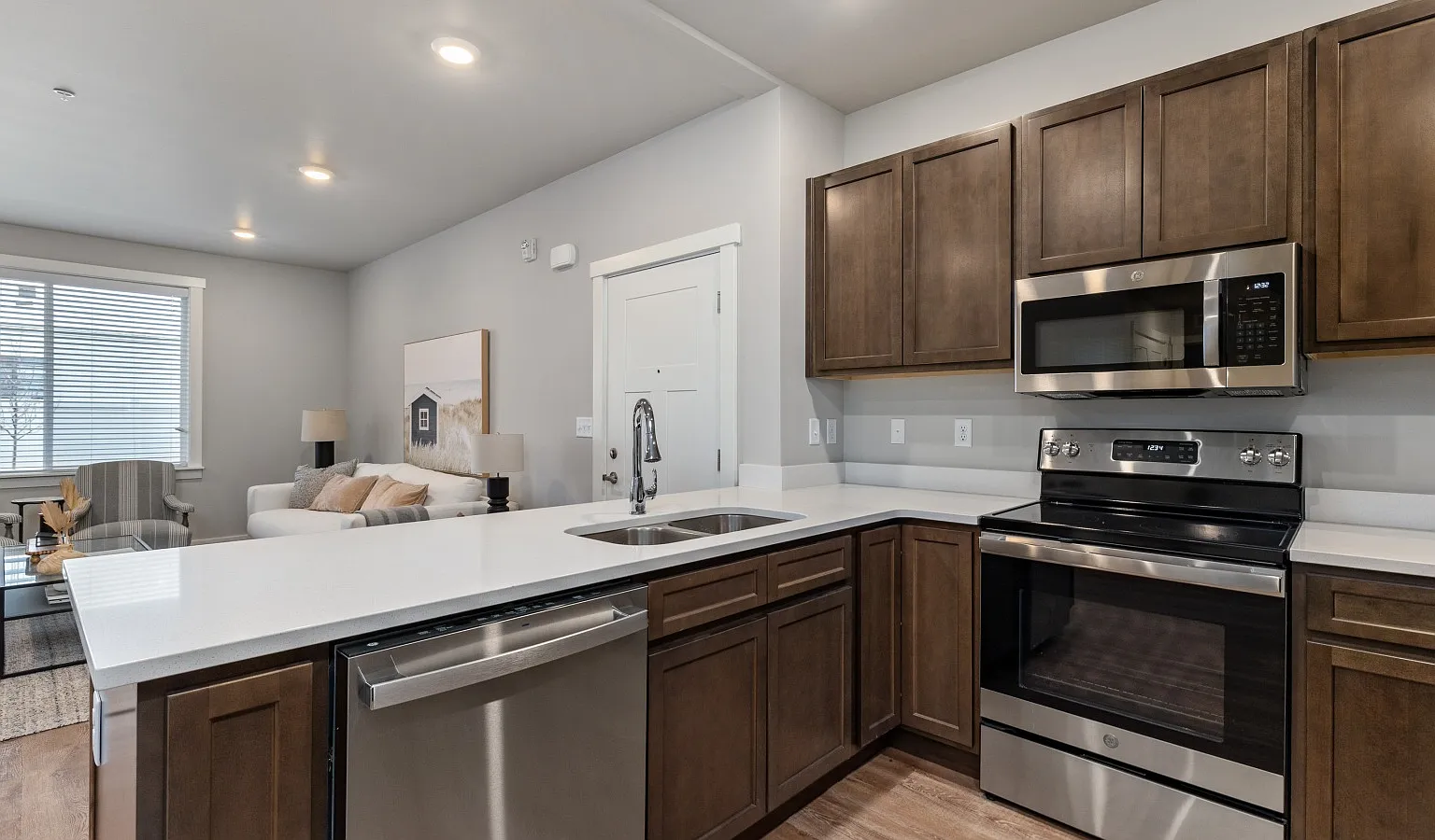 Latitude 42 — Photo 4
