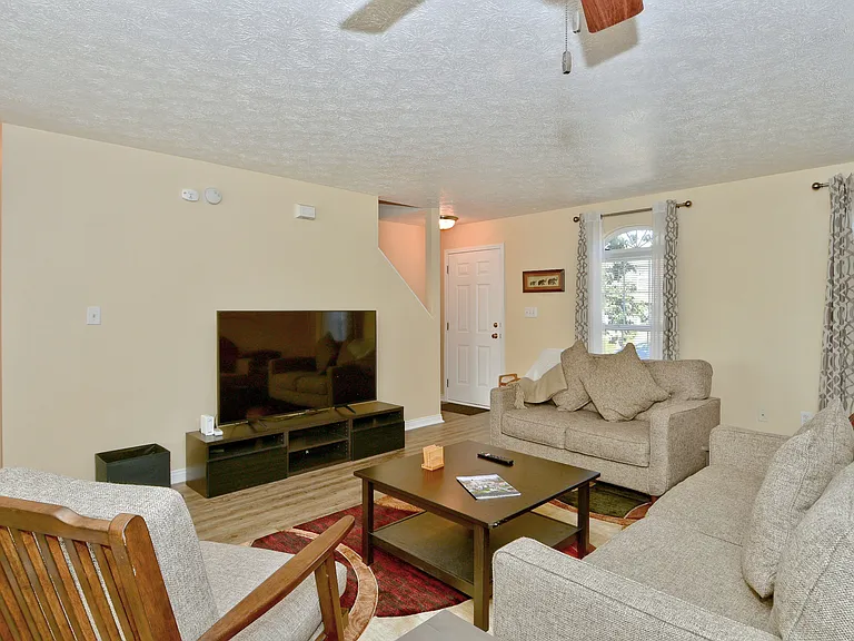 3043 Armory Dr — Photo 9