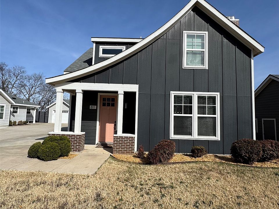 1st image of 811 McLish St