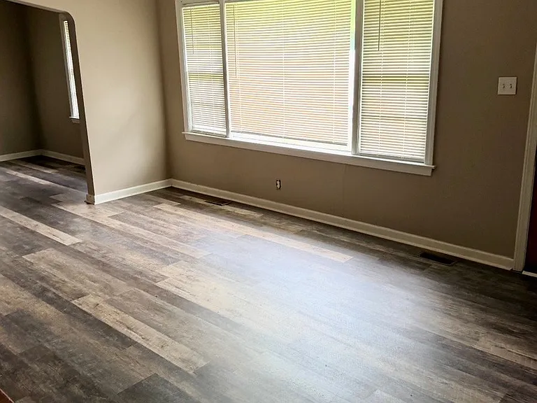 527 Englewood Dr — Photo 31