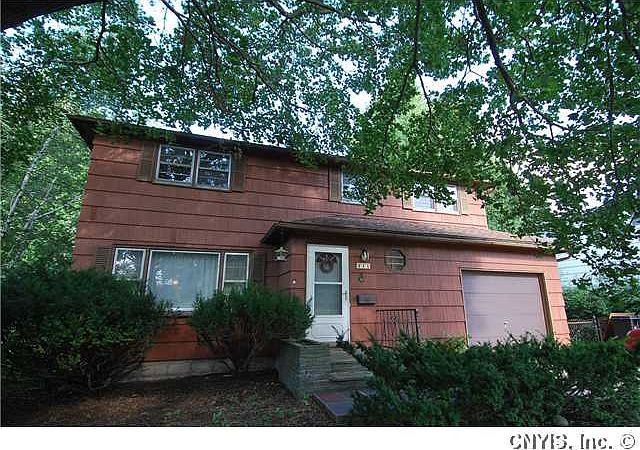 2nd image of 211 Locust Ln