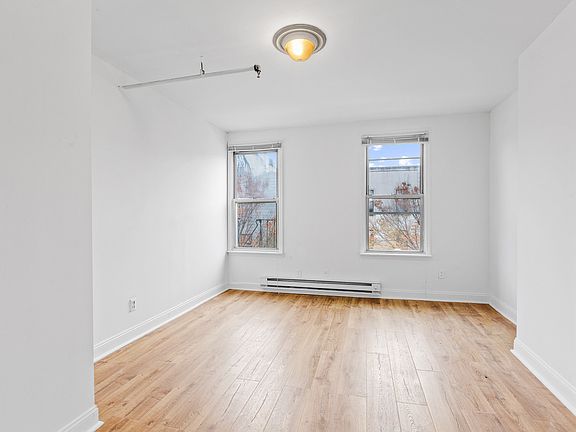 3rd image of 170 Bedford Ave #3B