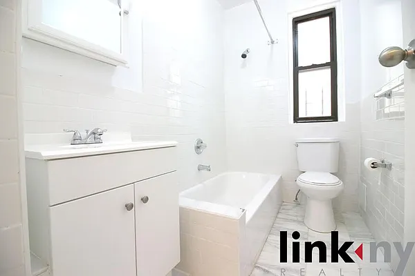 Rented by Link NY Realty | media 24