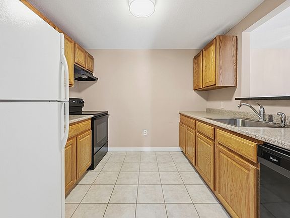 4th image of 7B Marc Dr #8