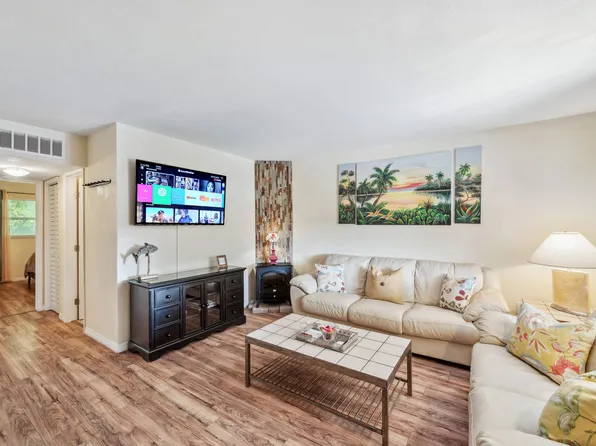 2 N Fernwood Ave, Clearwater, FL