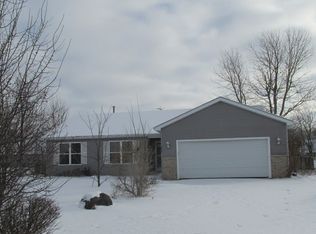 480 Dorothy Dr, Somonauk, IL 60552