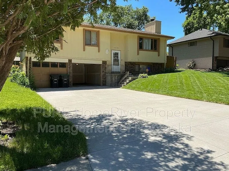 3 bed, 3.0 bath, 1432 sqft, $2,150 — Photo 2