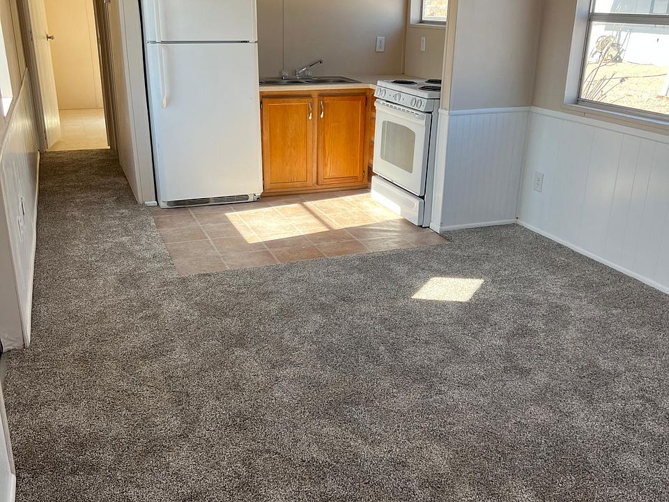 1st image of 1100 Riverside Dr #114