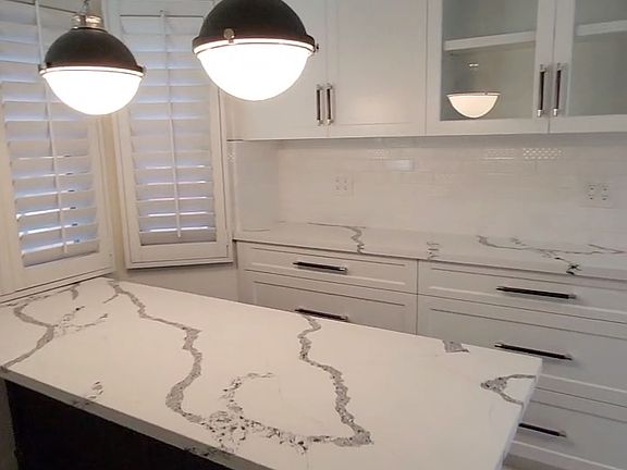 5th image of 11940 Weddington St Unit 16