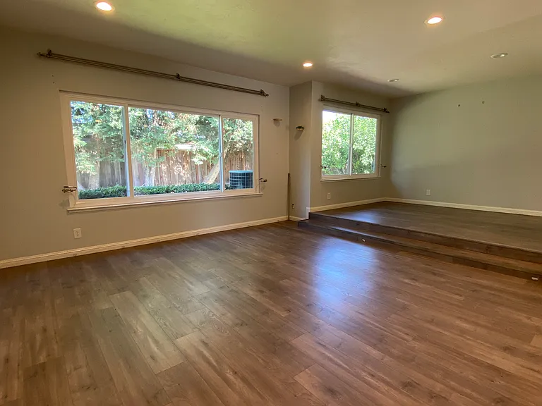 370 Colville Dr — Photo 12