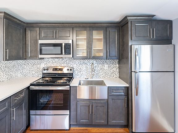 3rd image of 3738 Park Ave