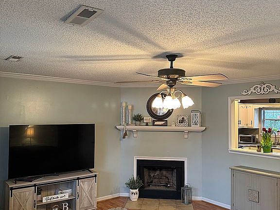 5th image of 8145 Iris Rd