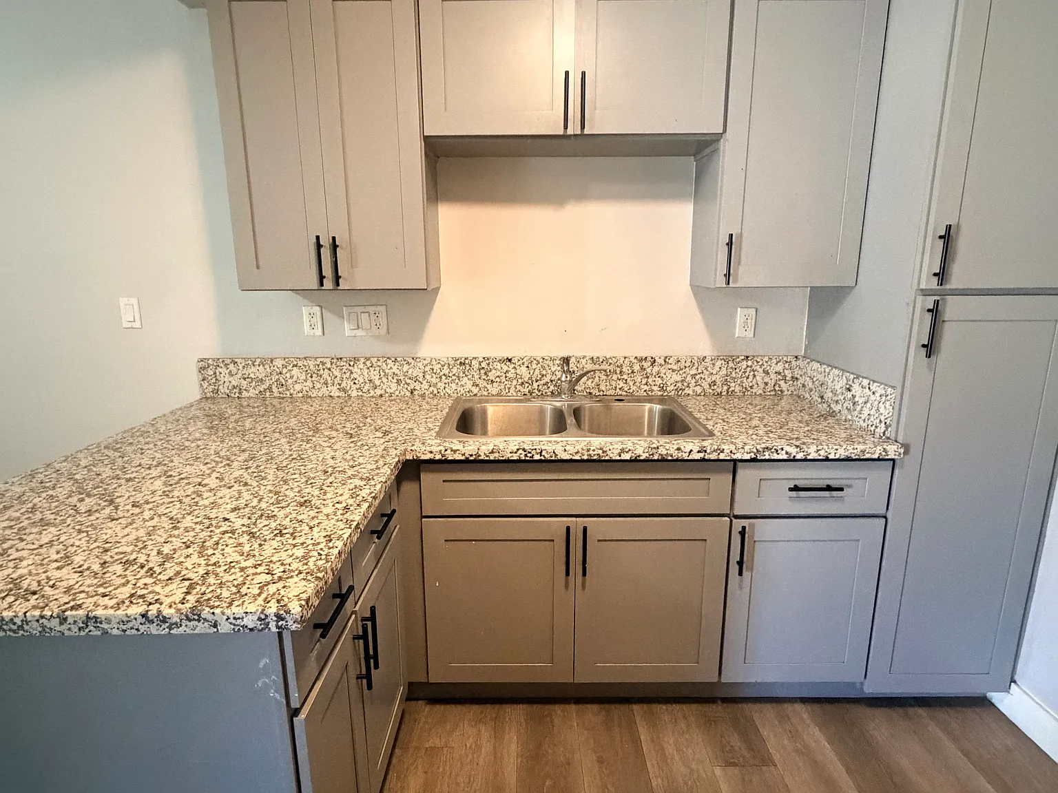 2 bed, 700 sqft, $2,395 — Photo 3