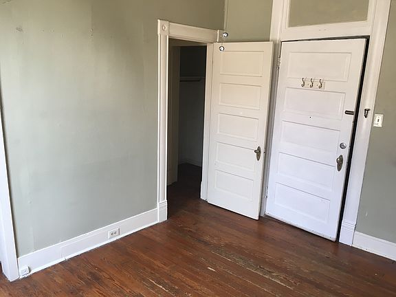 3rd image of 111 Adams St APT 3