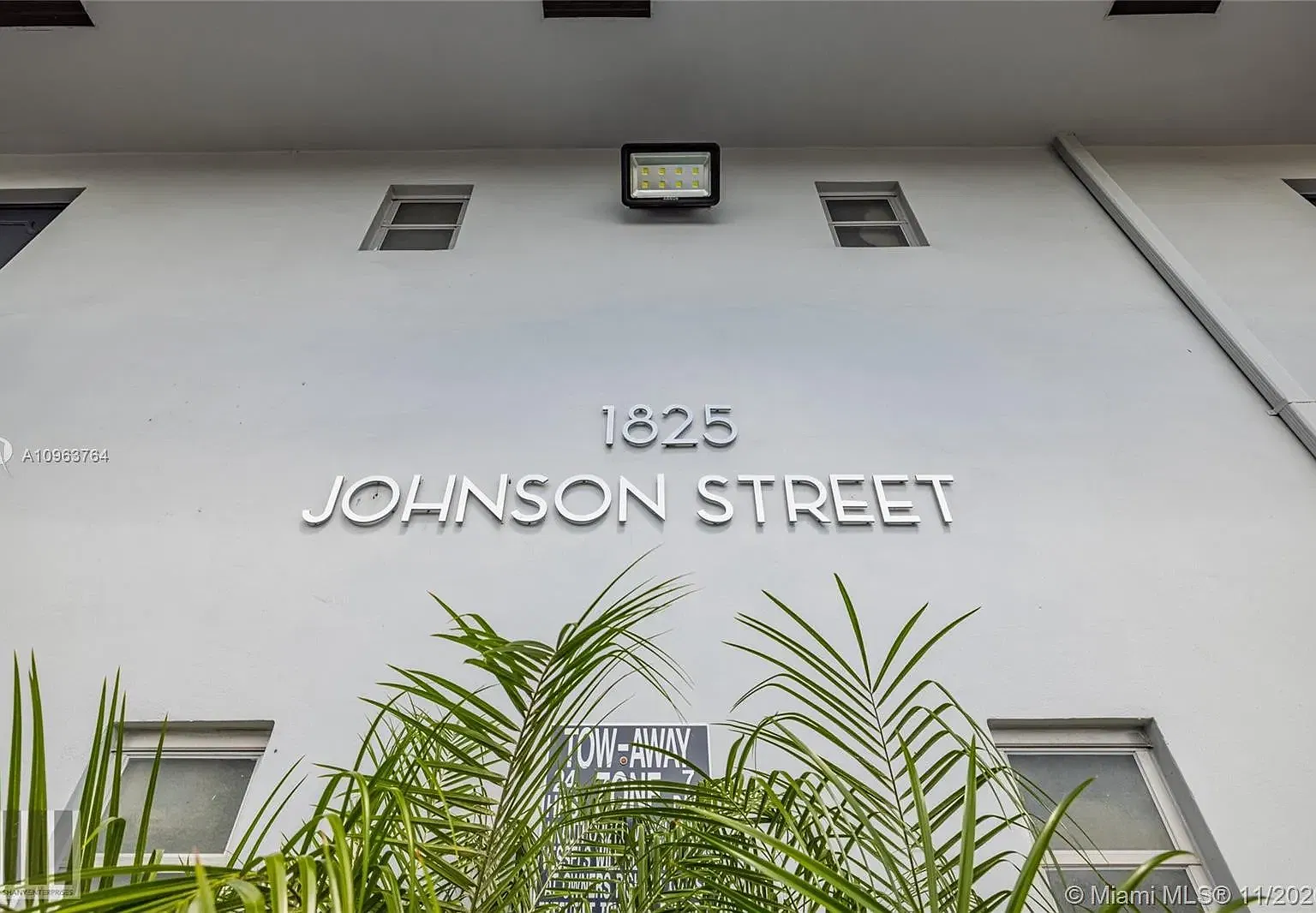 1 bed, 700 sqft, $1,800 — Photo 1
