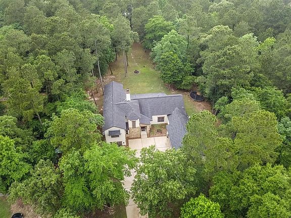 3rd image of 102 Ebner Lake Front Dr