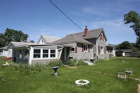 3rd image of 700 W Burgess St