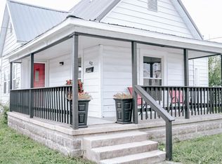 402 W College St, Marion, IL 62959