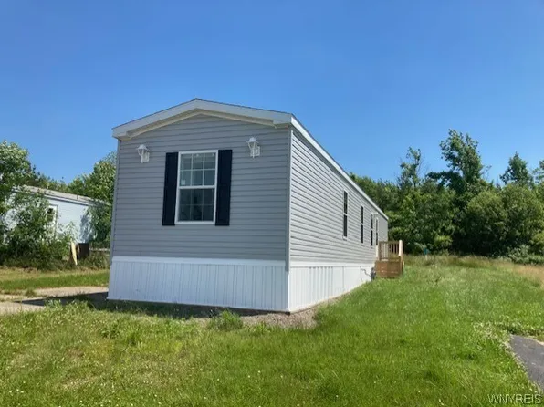 12593 Alleghany Rd, Silver Creek, NY 14136