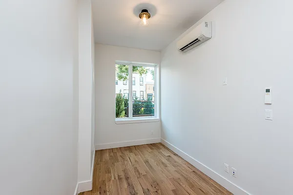 Rented by Nooklyn NYC LLC | media 57