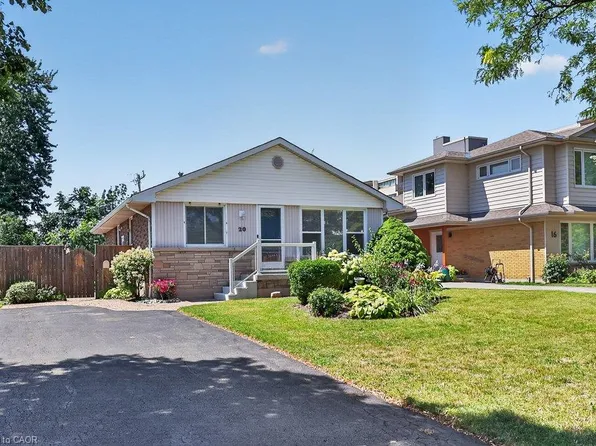 20 Cardinal Dr, Hamilton, ON L9A 4H4