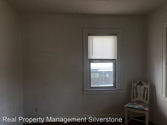 4th image of 28815 Essex St