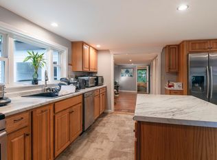 48 Oxford St, South Paris, ME 04281