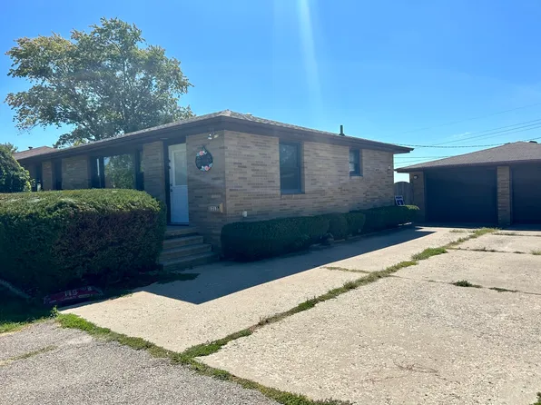 1315 Southlawn Dr, Streator, IL 61364